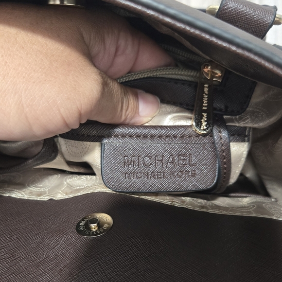 Michael Kors Large Hamilton Chocolate Brown Tote w/ Pad Lock - Picture 6 of 15